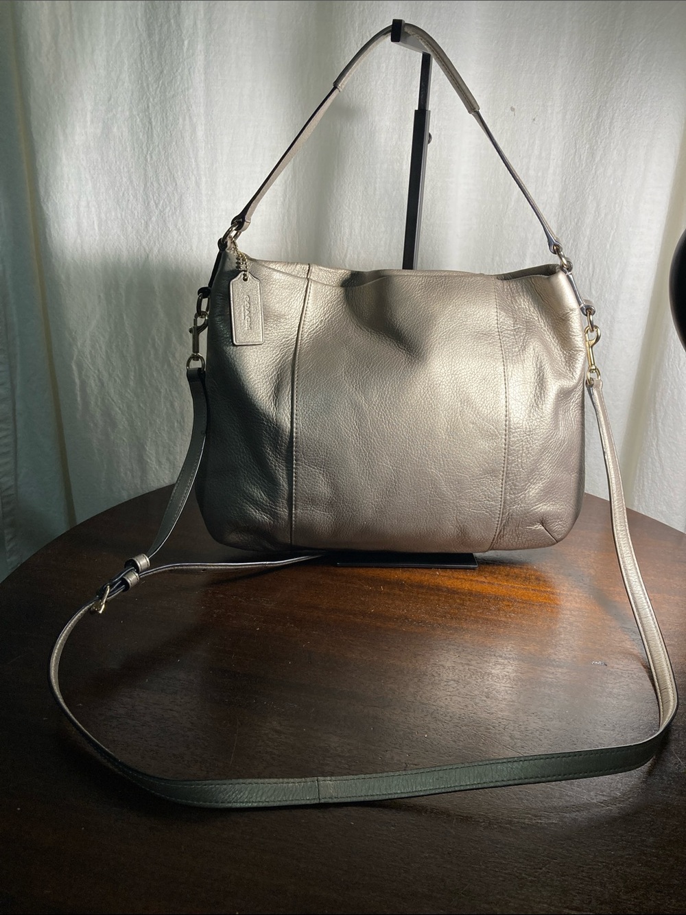 Coach Isabelle 2 way carry Pebbled Leather Shoulder or crossbody or tote - Picture 4 of 9